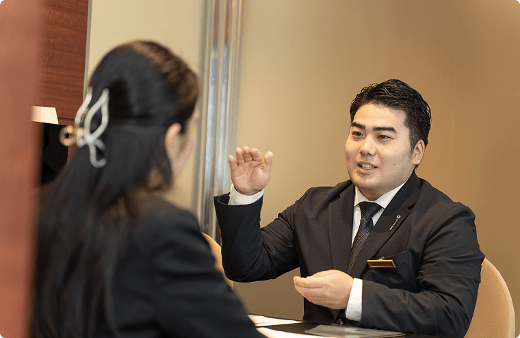 企業の懇親会や株主総会などのイベントについて具体的なニーズをヒアリングし、ご提案から契約まで行います。